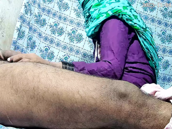 Insane Indian parents engage in super-steamy three-way in the room