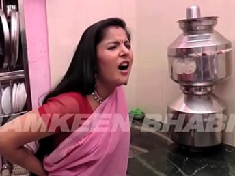 Sizzling Indian girl/girl devar Vabi energetically smooches and bangs in super-hot bathsextape