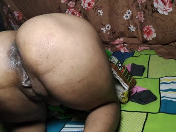 Desi bhabhi's culo gets wrecked in nasty caboose-plumbing gangbang with creampies and gangbangs