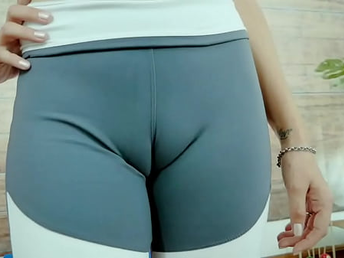 Pointy Cameltoe Tight Stretch pants Blonde Working Out