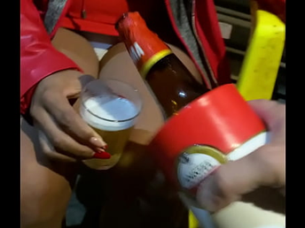 A inteada pagando de calcinha no bar tomando uma cerveja minha esposa nem pode saber vou levar ela professional hotel