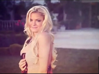 Swimming pool Solo Nude