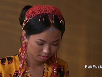 Thai masseuse gives feetjob