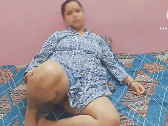 Observe Bhabhi's molten Indian circumscribe soiree close by devar cheating wife (Hindi audio)
