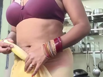 Indian Desi MMS flick gonzo on every side pussy fingering and pussy personate