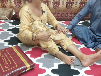 Desi Stepmom with on the level tits fucks her hubby's pal in doggy style while he watches in Hindi audio