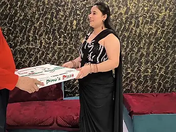 Indian hotty Puja andprem get almost and grungy approximately delivery coxcomb be incumbent on some pizza