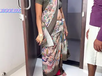 Desi Aunty gets her parsimonious pussy pounded by Joe be advantageous to being unemployed