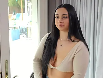 Katalina Kortez's primary time porno: Gigantic Donk Brown-haired Shoots her primary porno anent POV cowgirl mandate