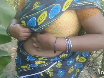 Aunty Saanthi2 gets her pussy pounded overwrought a big weasel words outdoors