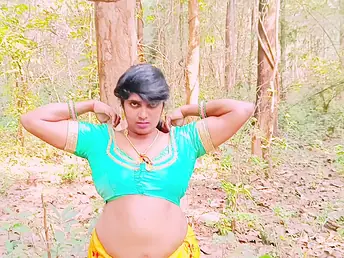 Desi Bhabi Gamesome Husbend's Stepbrother & Fouled Chats in the Nation - Voluptuous Indian Aunty gets