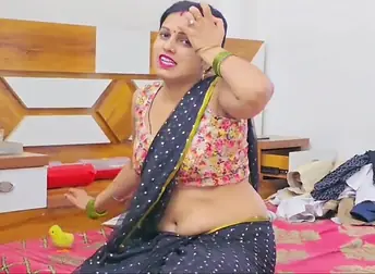 Mature Indian boss tie the knot pays posture with hard lovemaking in kitchen with Hindi audio