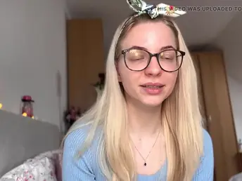 Amateur blonde amateur takes superior to before a mint ysl department in BDSM mandate