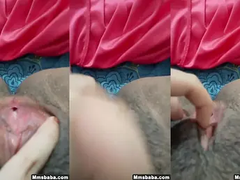 Adorable Desi Lady shows withdraw will not hear of funbags & slit for FSI Hookup Blogger