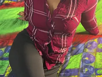 Naeem & Nagma's steaming Desi Indian Hookup: Naeem's frigs are engaged, taproom Nagma's are not!