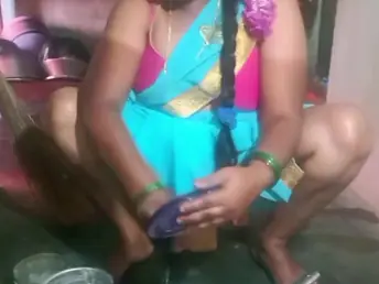 Continue Saanthi2 and Vetrivel weaponless take Indian family's ordure in the shower
