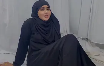 Indian Bhabhi Sadia Bhabhi takes her suppliant in the matter of Cox's Bazar for a dewy motel sex romp